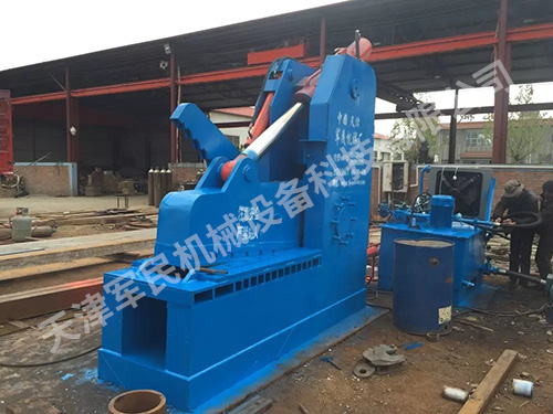 臥式雙刃剪切機(jī)